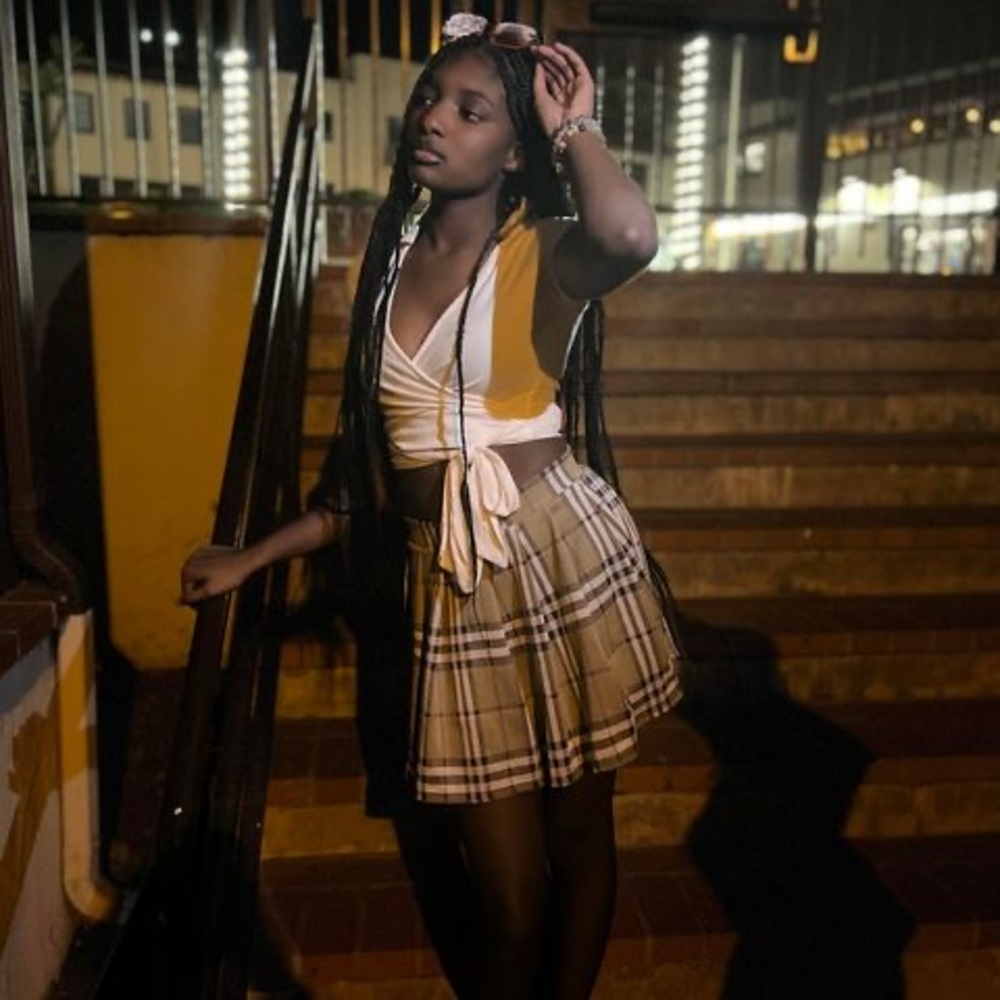 Meet your Posher, Ta-mia